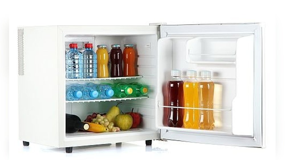 How to Maintain a Mini Refrigerator: Easy Tips for Lasting Freshness How to Maintain a Mini Refrigerator